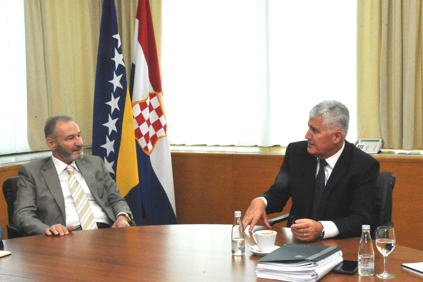 Zamjenik predsjedavajućeg Doma naroda dr. Dragan Čović primio u oproštajnu posjetu ambasadora Crne Gore u BiH 